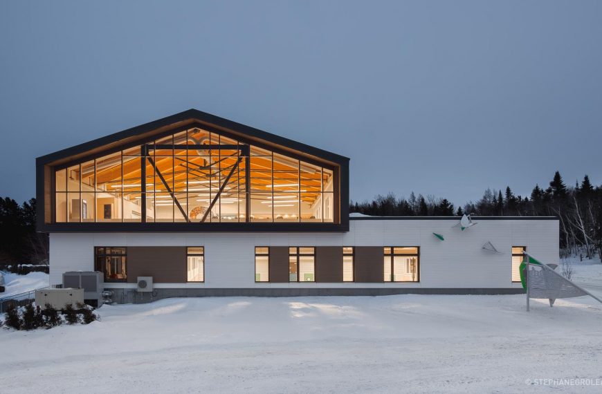 École Métis Beach Intermediate